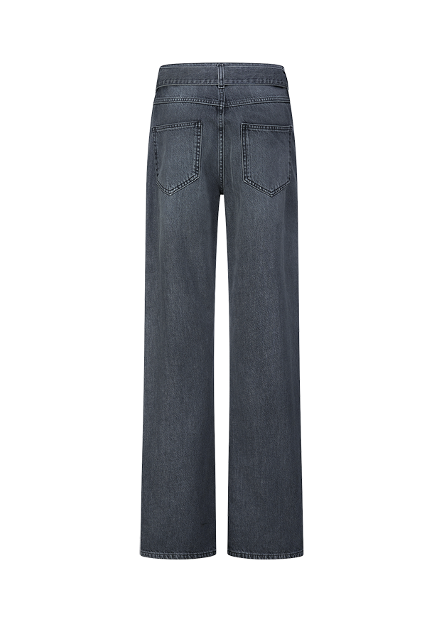 Jeans mit Gürtel