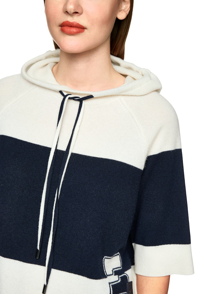 Strickwaren, Pullover, Sweatshirt, Kapuzenpulli, Jacke