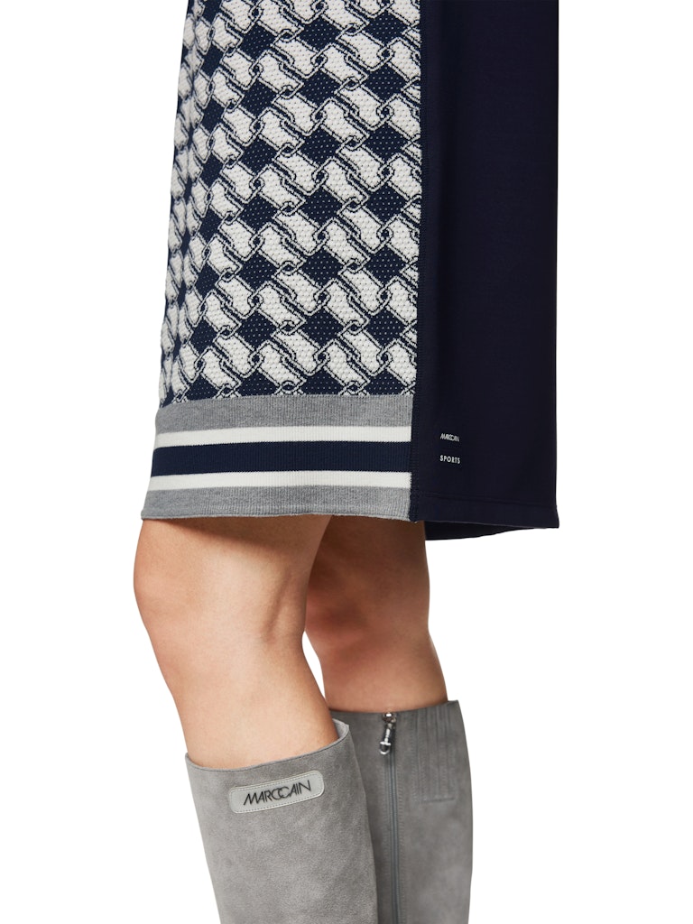 Körperteil, Knie, Person, Kleidung, Rock