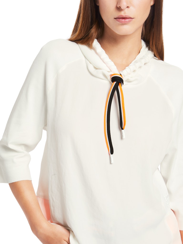 Raglanbluse mit Rüschendetail