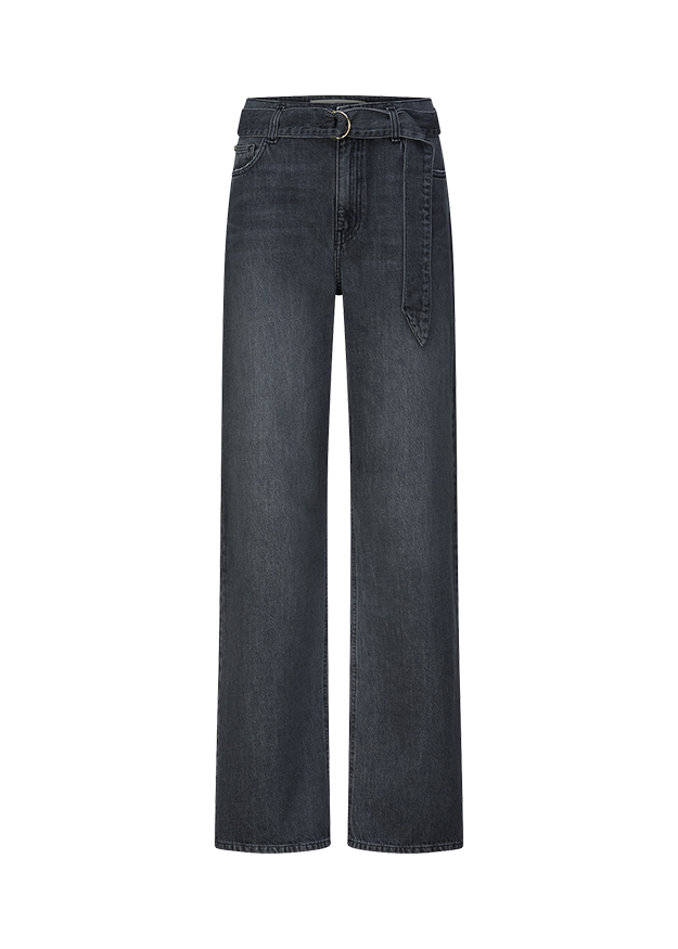Jeans mit Gürtel