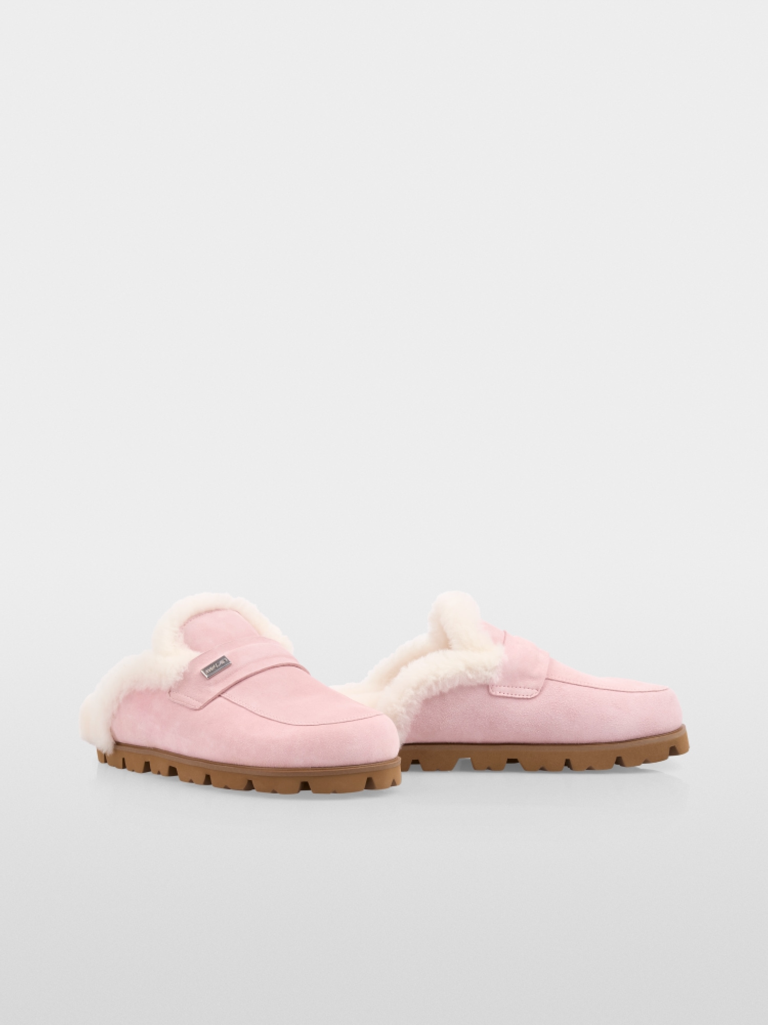 Slipper (208)